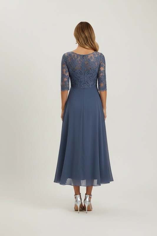 Elegant Blonde Kjole med Lagdelt Nederdel