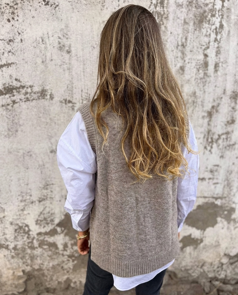Women’s V Neck Knitted Vest