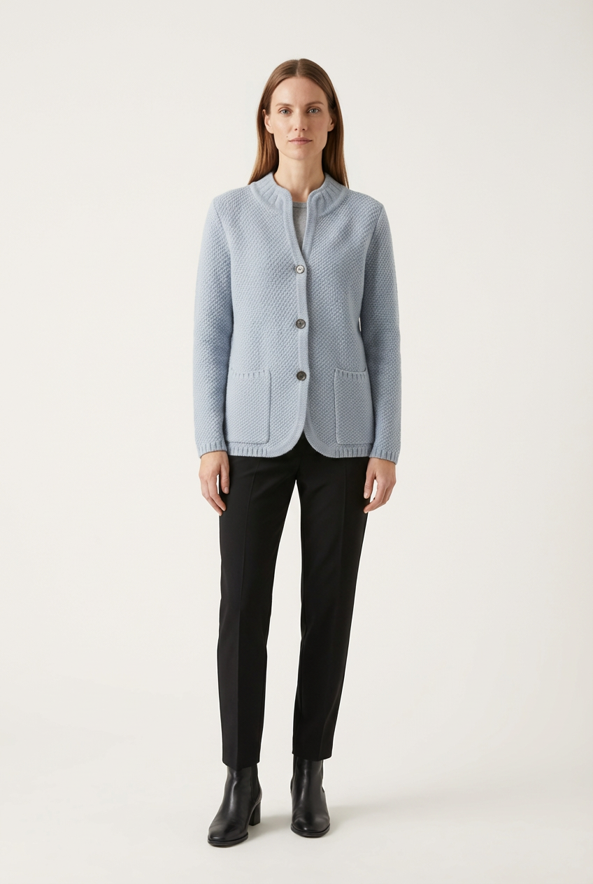 Kvindernes strikblazer med knapfront