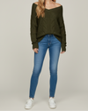 Afslappet Pasform Strik Sweater med Rund Udsnit og Lange Ærmer