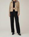 Cropped faux suede jakke med skjortekrave og knaplukning