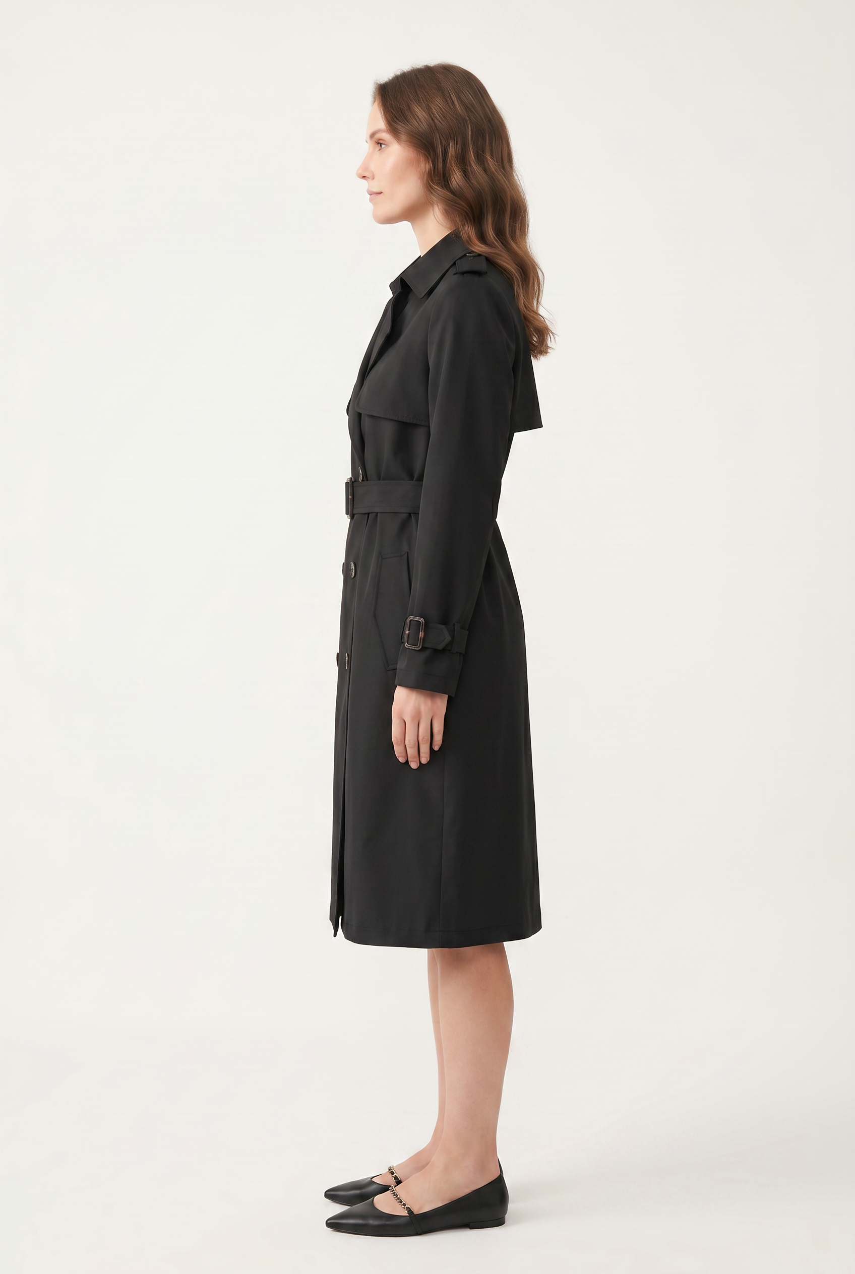 Kvindernes trench coat med notch lapel og dobbelt knaplukning