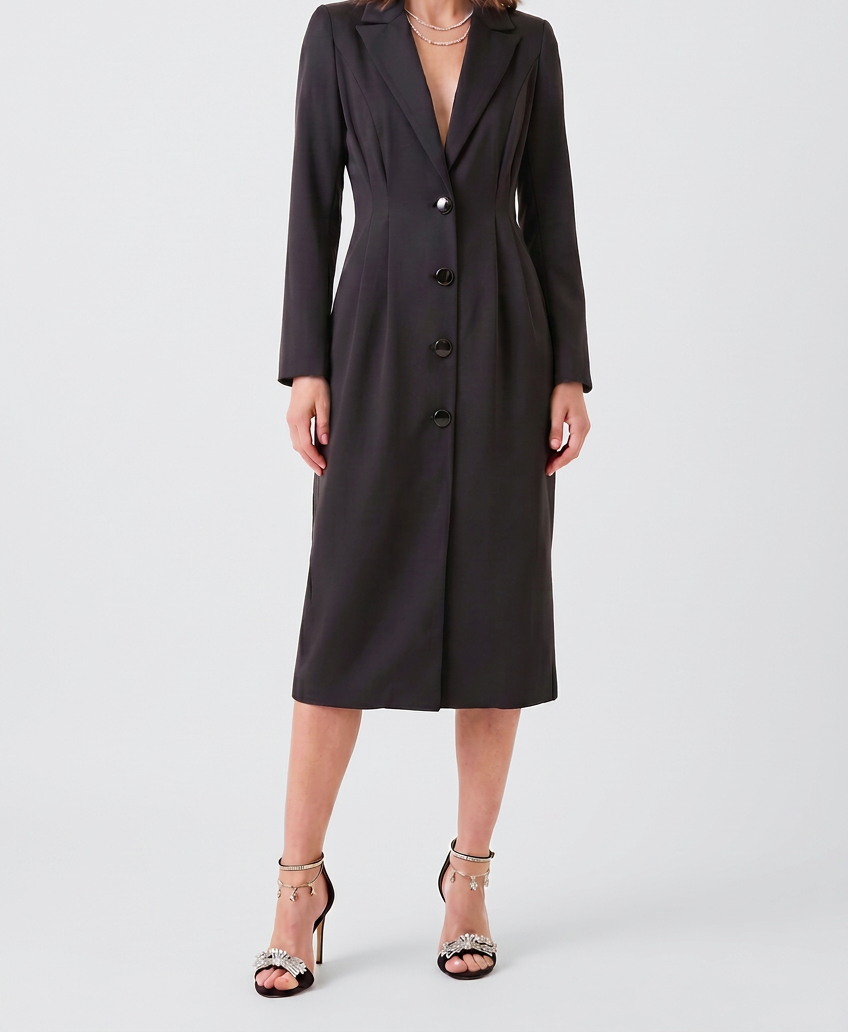 Tailored Knee-Length Dress with Lapel Neckline