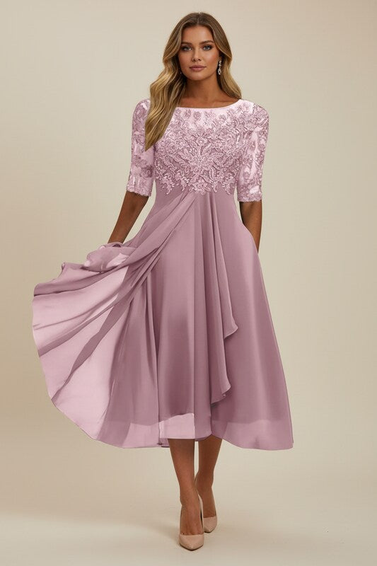 Elegant Blonde Kjole med Lagdelt Nederdel