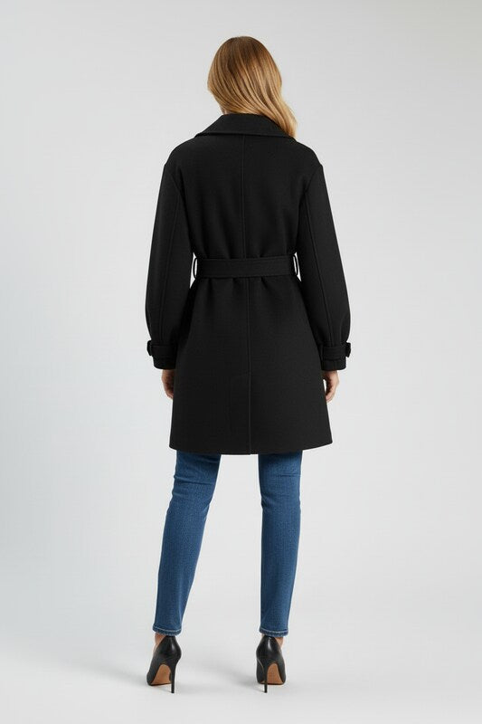 Tekstureret kvindernes trench coat med bred lapel og taljebælte